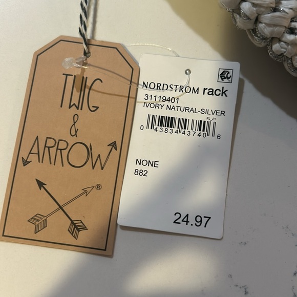 White and Silver Purse - Picture 4 of 4